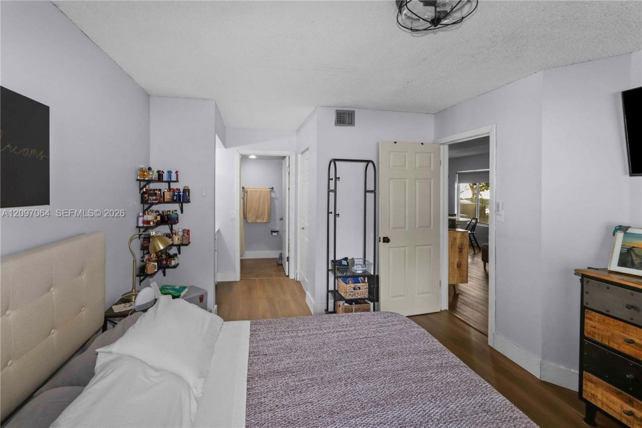 13900 SW 90th Ter, Unit 13900, Miami, FL 33186 Photo