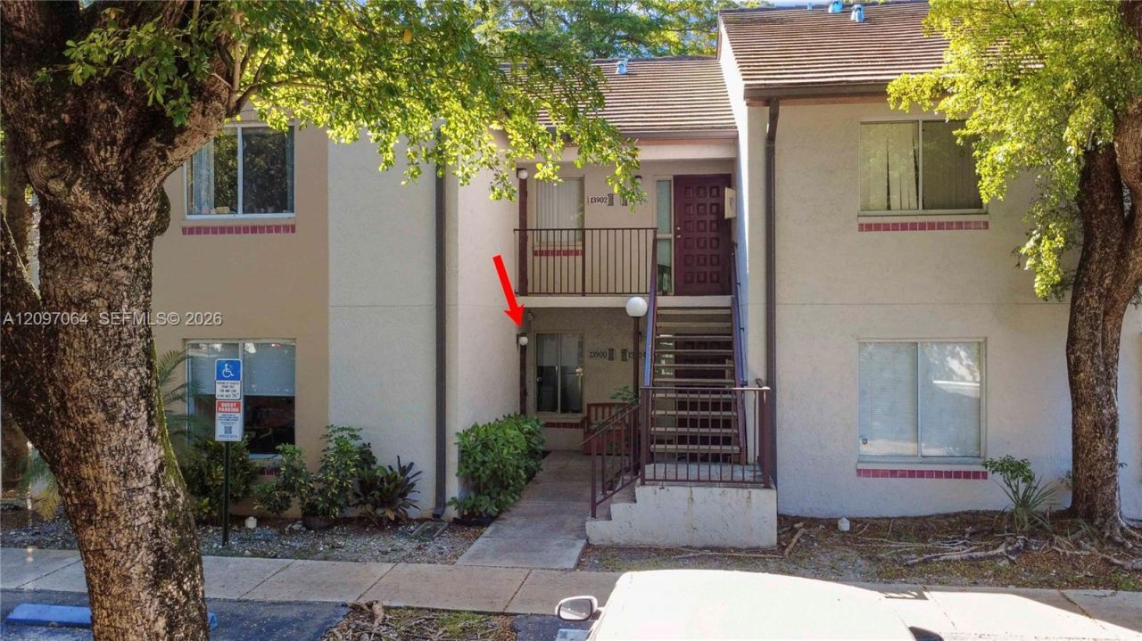13900 SW 90th Ter, Unit 13900, Miami, FL 33186 Photo