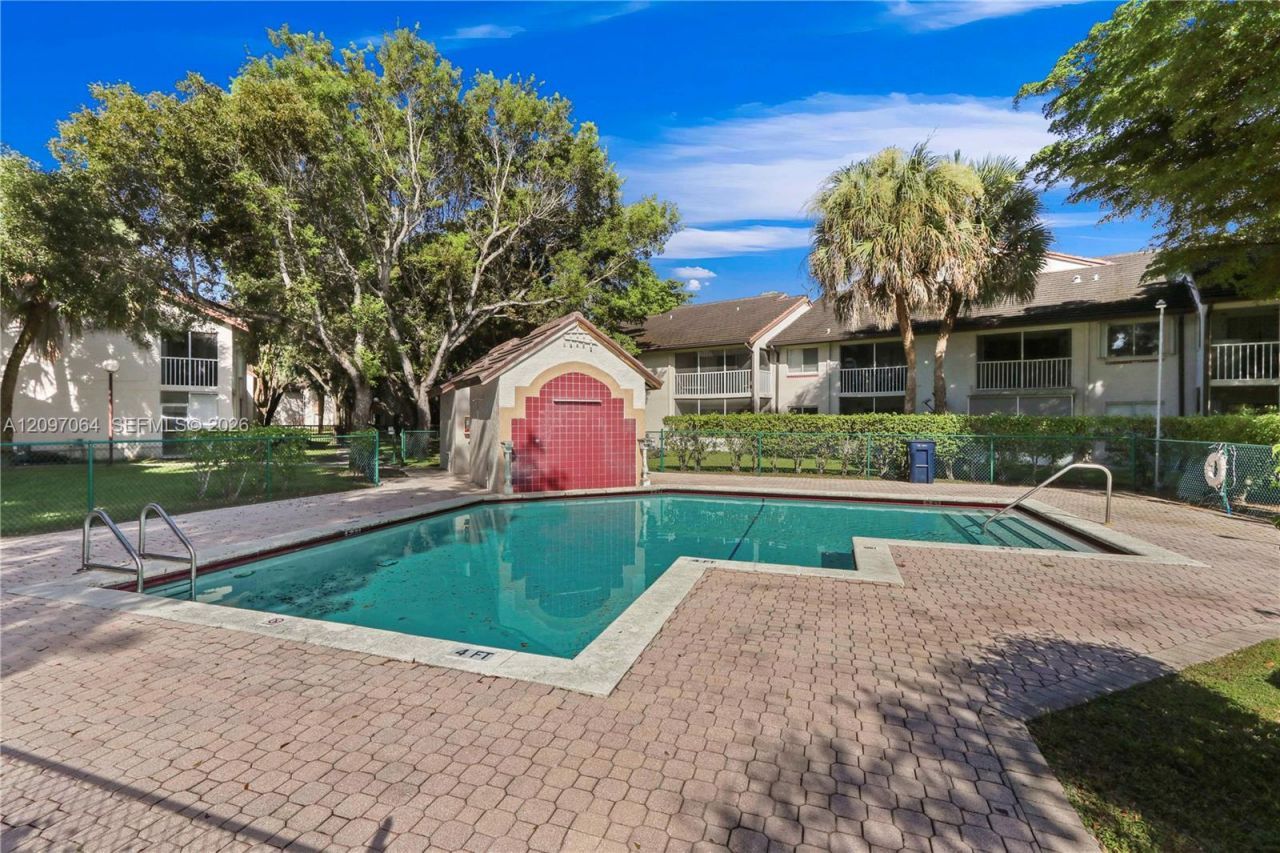 13900 SW 90th Ter, Unit 13900, Miami, FL 33186 Photo