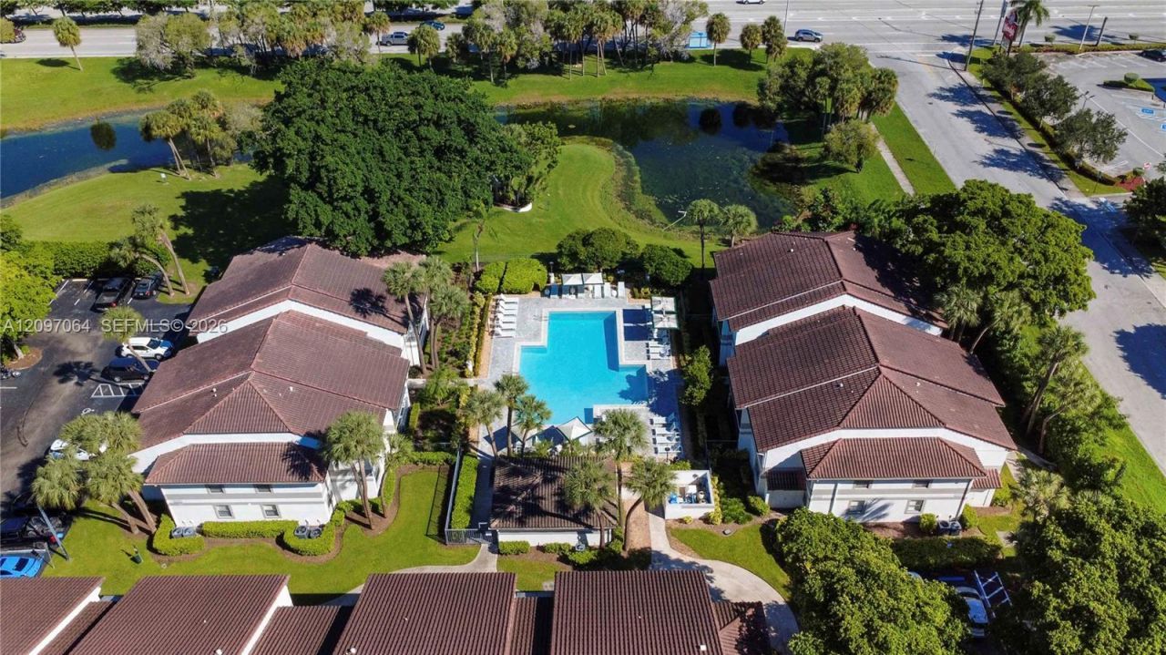 13900 SW 90th Ter, Unit 13900, Miami, FL 33186 Photo