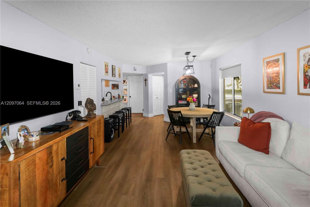 13900 SW 90th Ter, Unit 13900, Miami, FL 33186 Photo