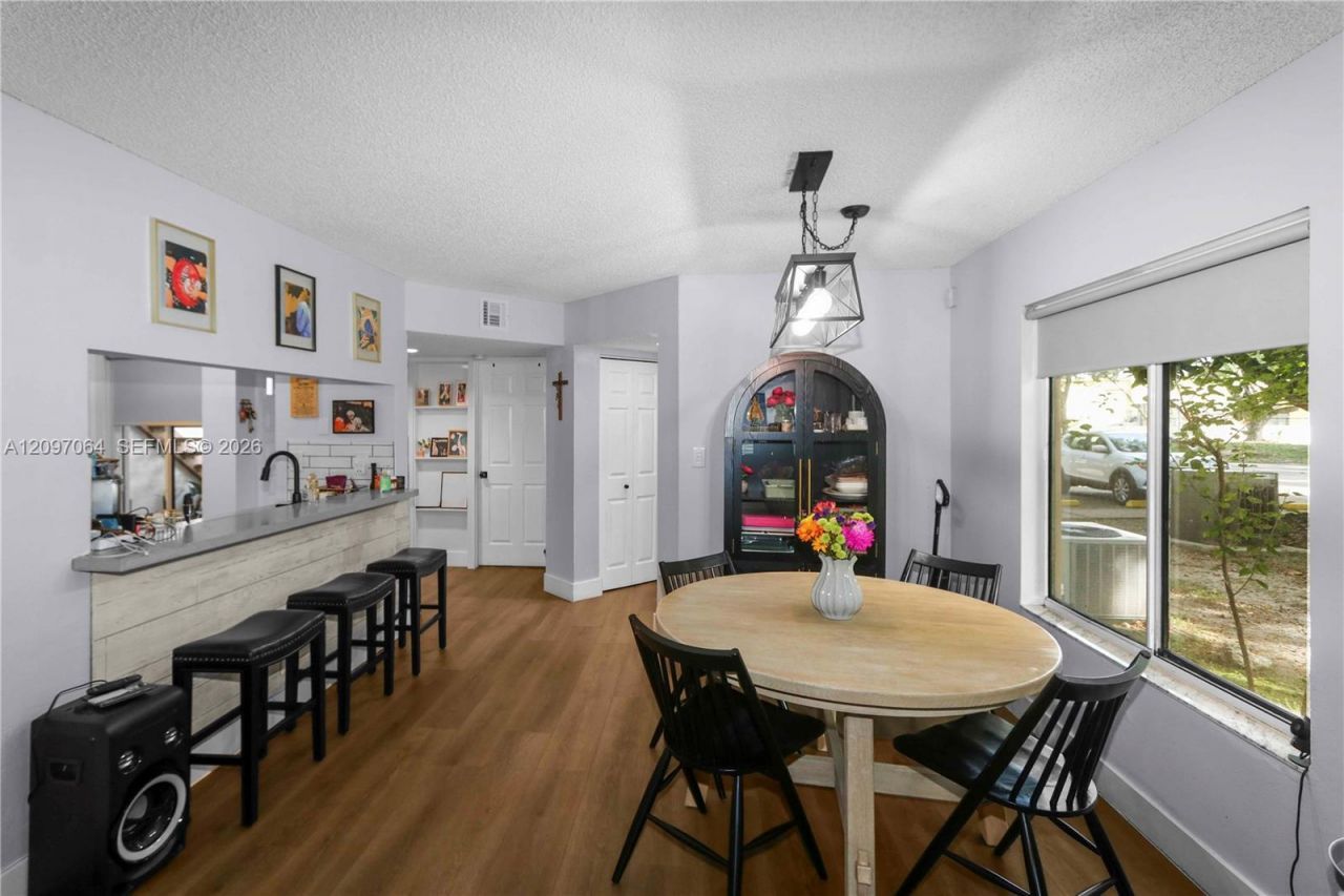 13900 SW 90th Ter, Unit 13900, Miami, FL 33186 Photo