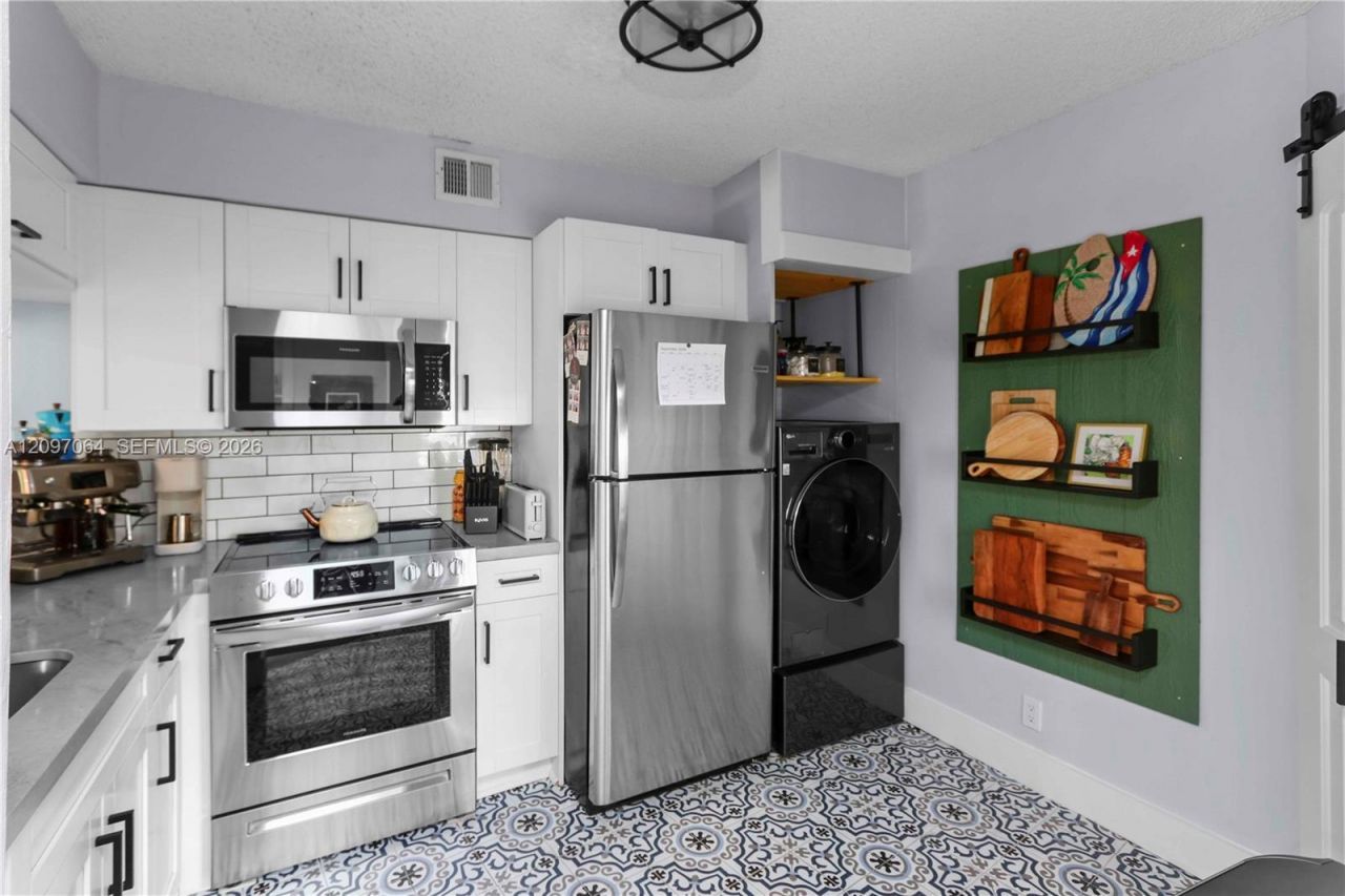 13900 SW 90th Ter, Unit 13900, Miami, FL 33186 Photo