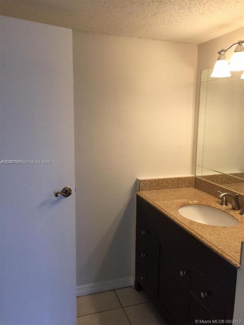 4848 NW 24th Ct, Unit 429, Lauderdale Lakes, FL 33313 Photo
