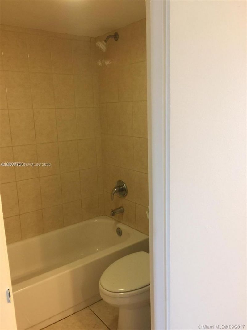 4848 NW 24th Ct, Unit 429, Lauderdale Lakes, FL 33313 Photo