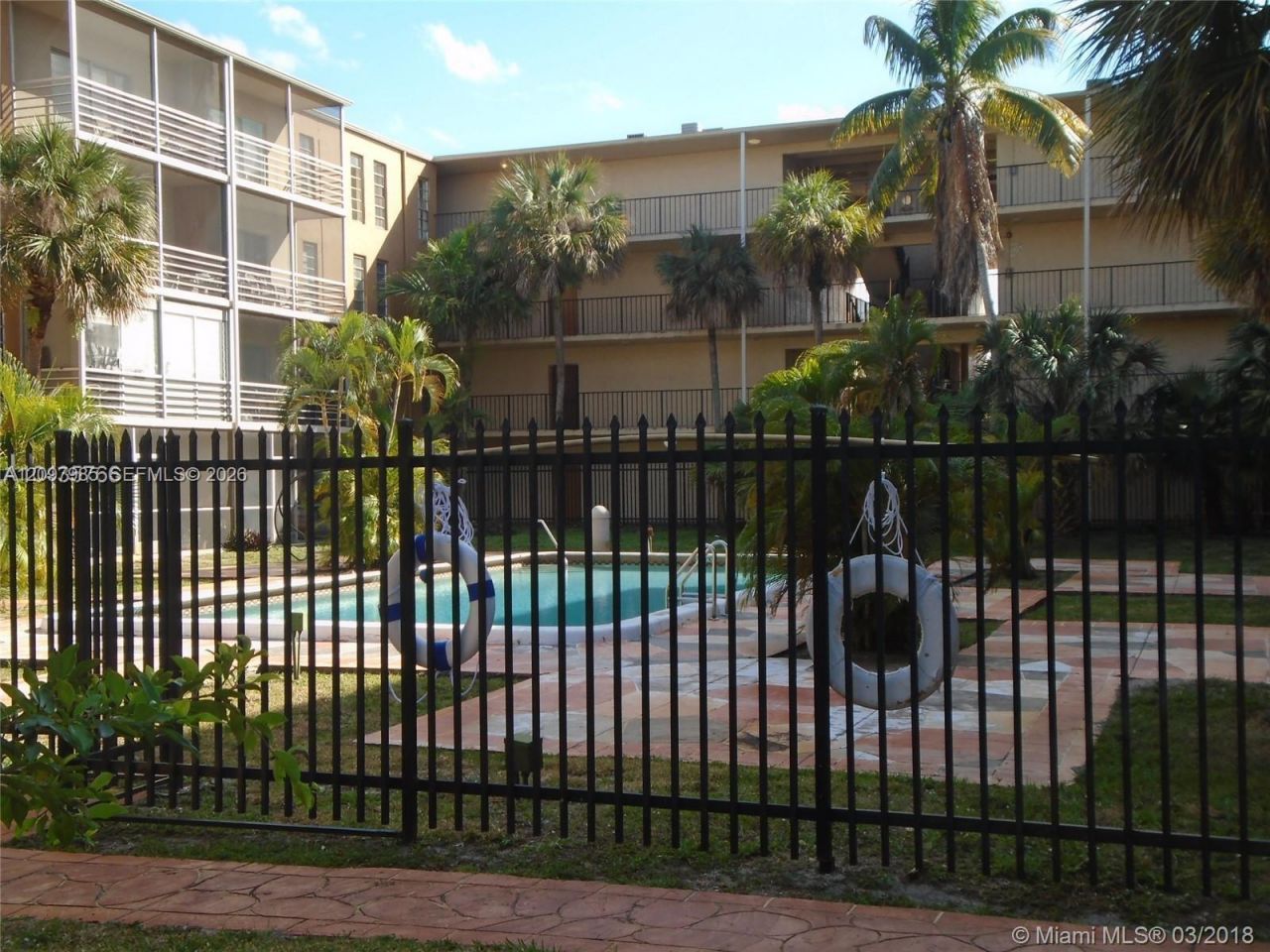 4848 NW 24th Ct, Unit 429, Lauderdale Lakes, FL 33313 Photo
