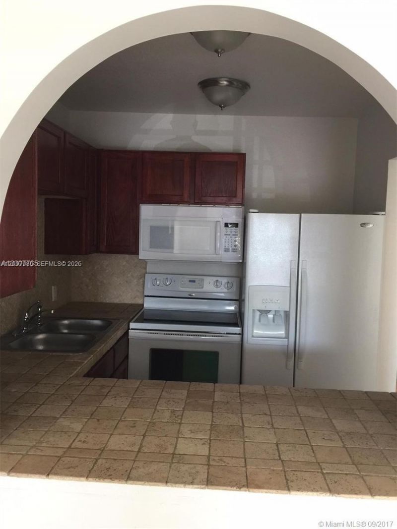 4848 NW 24th Ct, Unit 429, Lauderdale Lakes, FL 33313 Photo