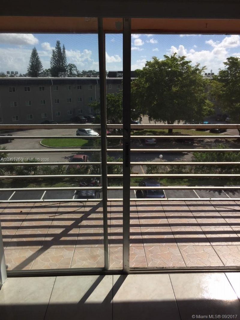 4848 NW 24th Ct, Unit 429, Lauderdale Lakes, FL 33313 Photo