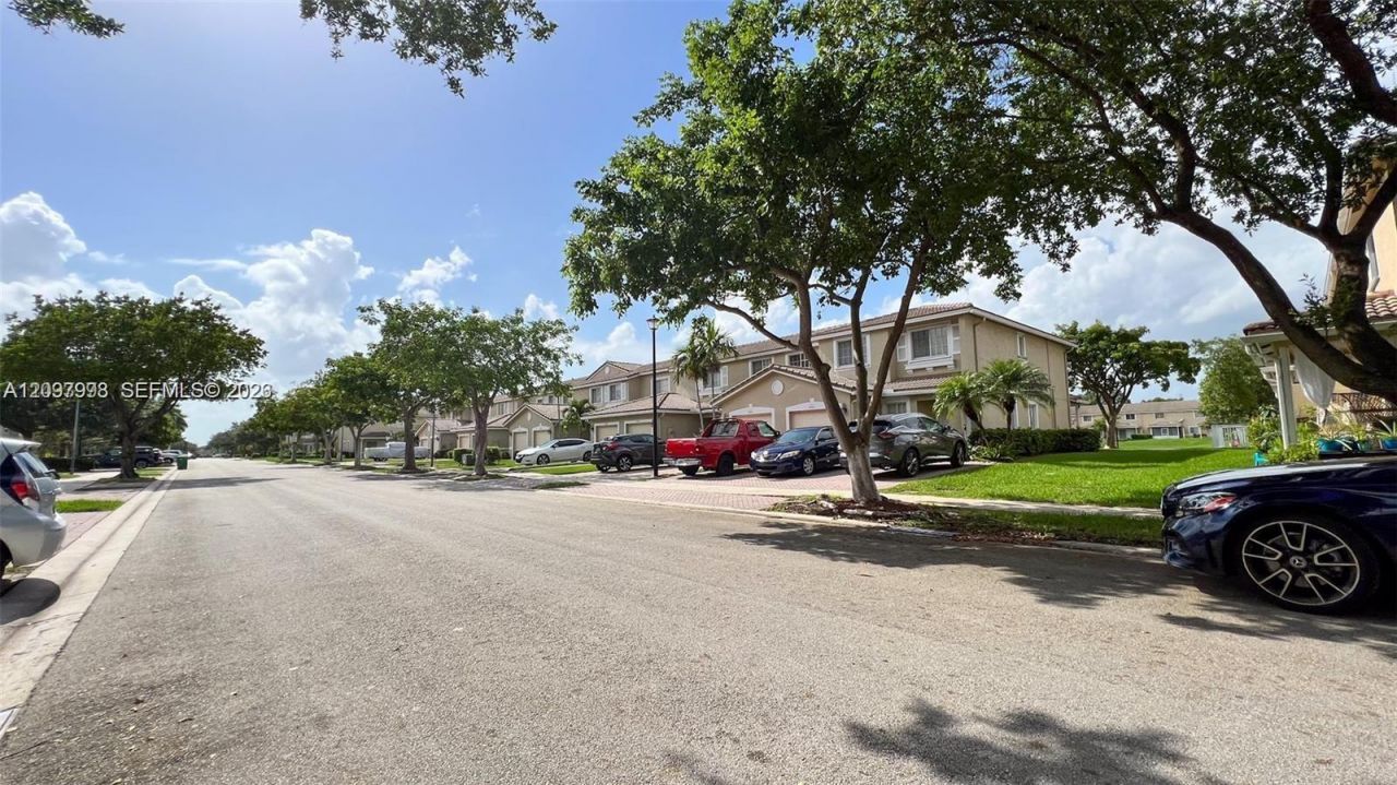 8974 Lancaster St , Tamarac, FL 33321 Photo