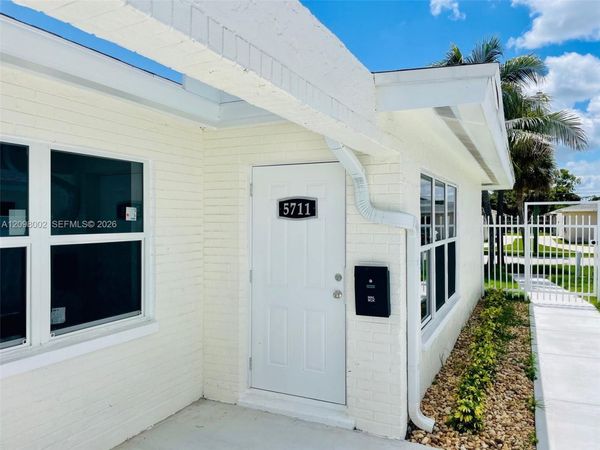 5711 NW 28th St , Unit 5711, Lauderhill, FL 33313