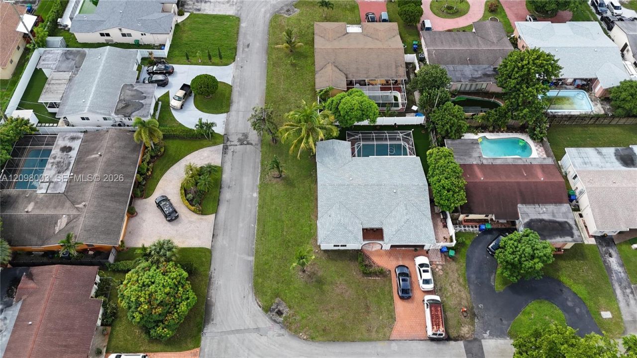 8516 Beekman Dr , Miramar, FL 33025 Photo