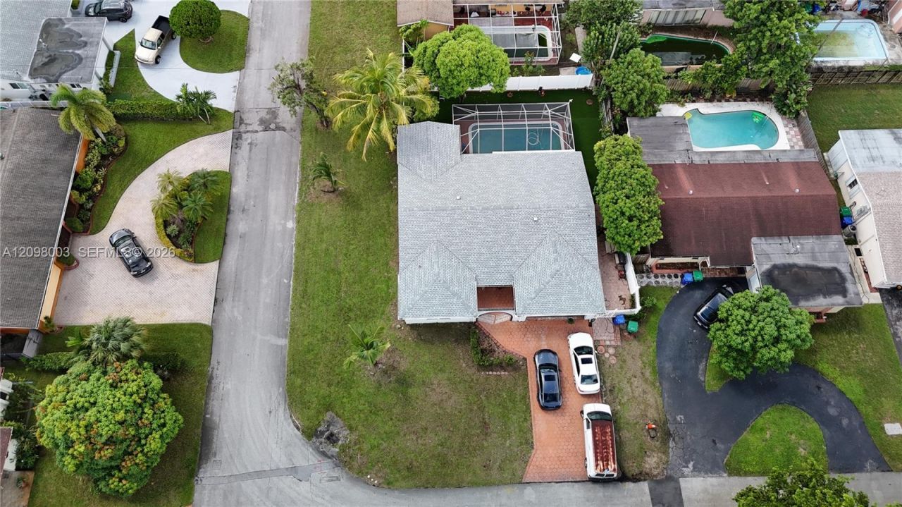 8516 Beekman Dr , Miramar, FL 33025 Photo