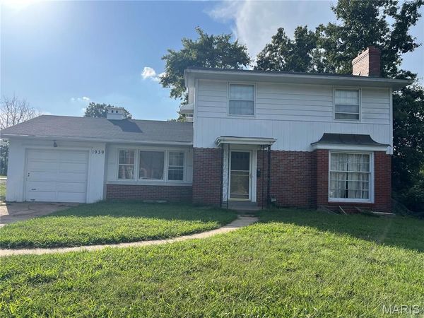 1939 Dyer Avenue , Overland, MO 63114
