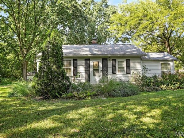 9837 Ventura Drive , St Louis, MO 63136