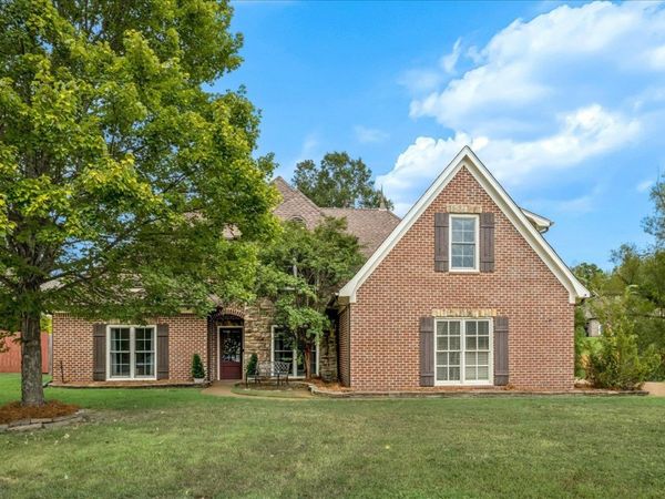 8308 THORNE HOLLOW CV, Bartlett, TN 38002