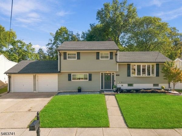 264 Winifred Dr, Totowa, NJ 07512