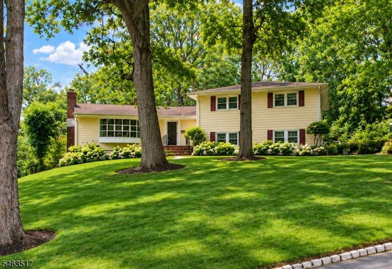 16 Warren Pl, Berkeley Heights, NJ 07974 Main Photo