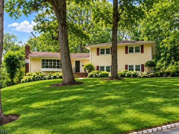16 Warren Pl, Berkeley Heights, NJ 07974