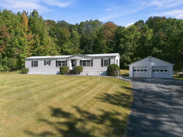 87 Summer Street , Oakland, ME 04963