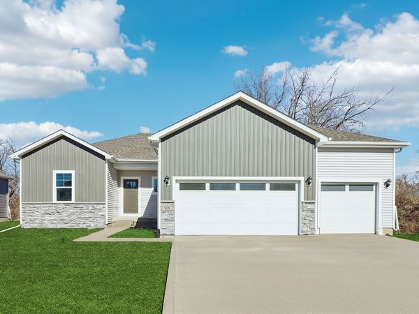 4737 173rd Street , Urbandale, IA 50322