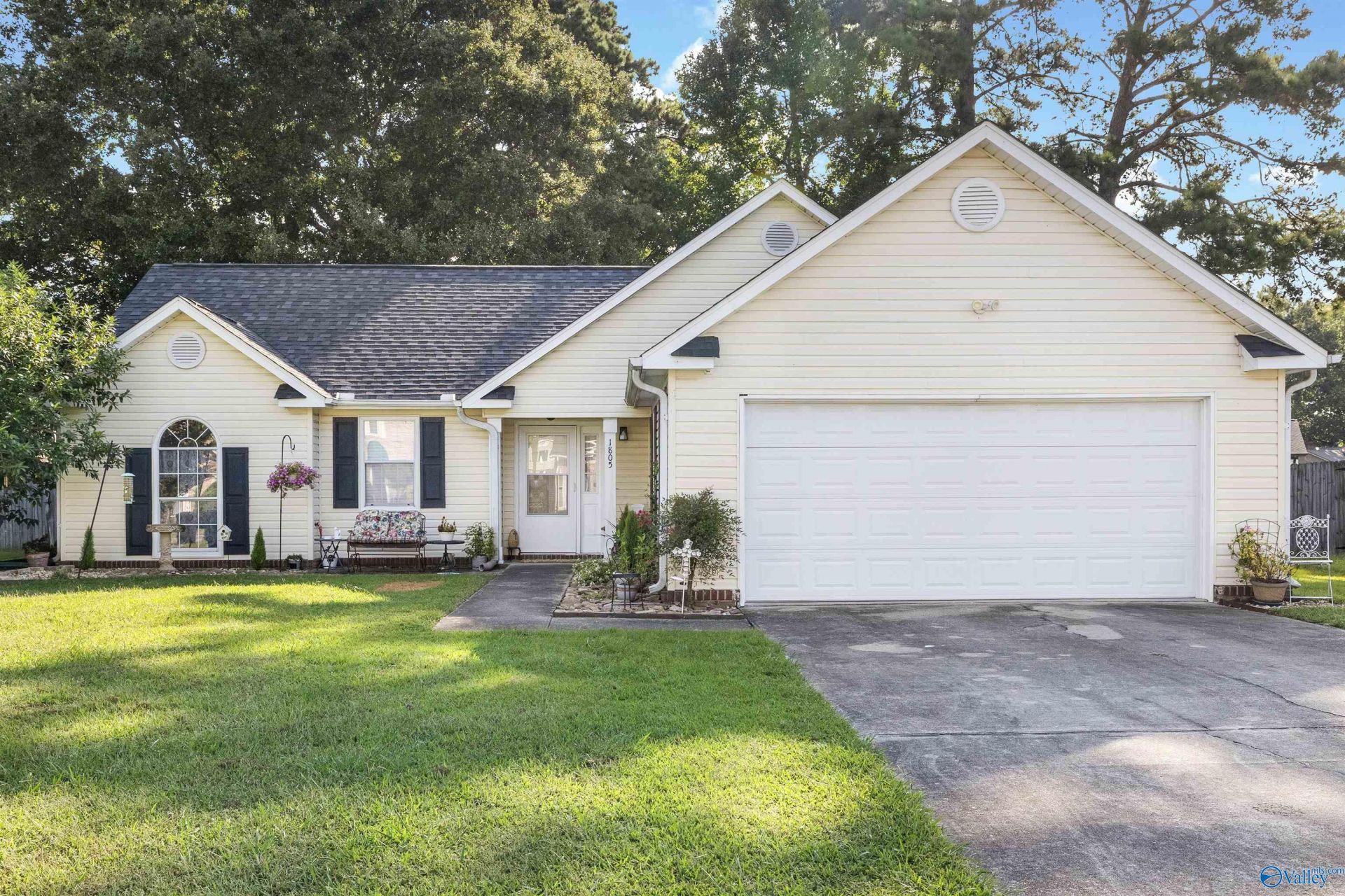 1805 E Brownstone Court, Decatur, AL 35603 Main Photo