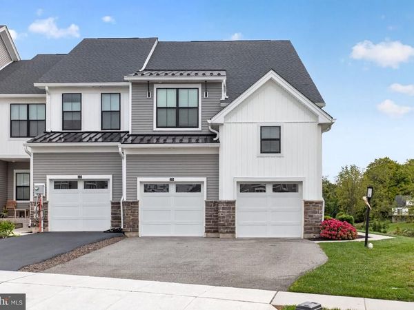 25 TAMARACK CIRCLE , NORRISTOWN, PA 19403
