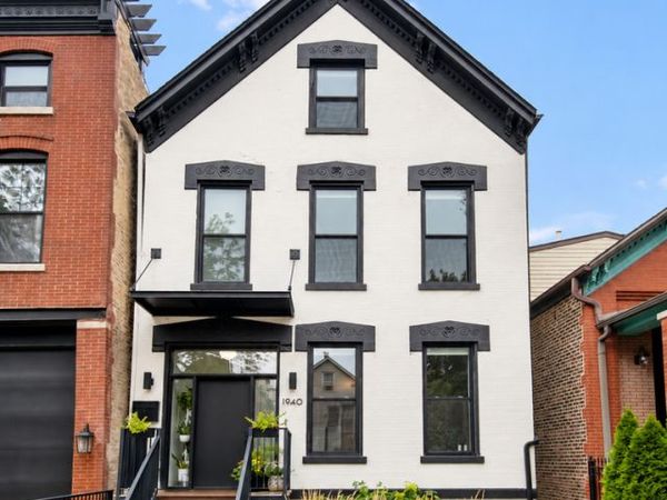 1940 W Superior Street , Chicago, IL 60622