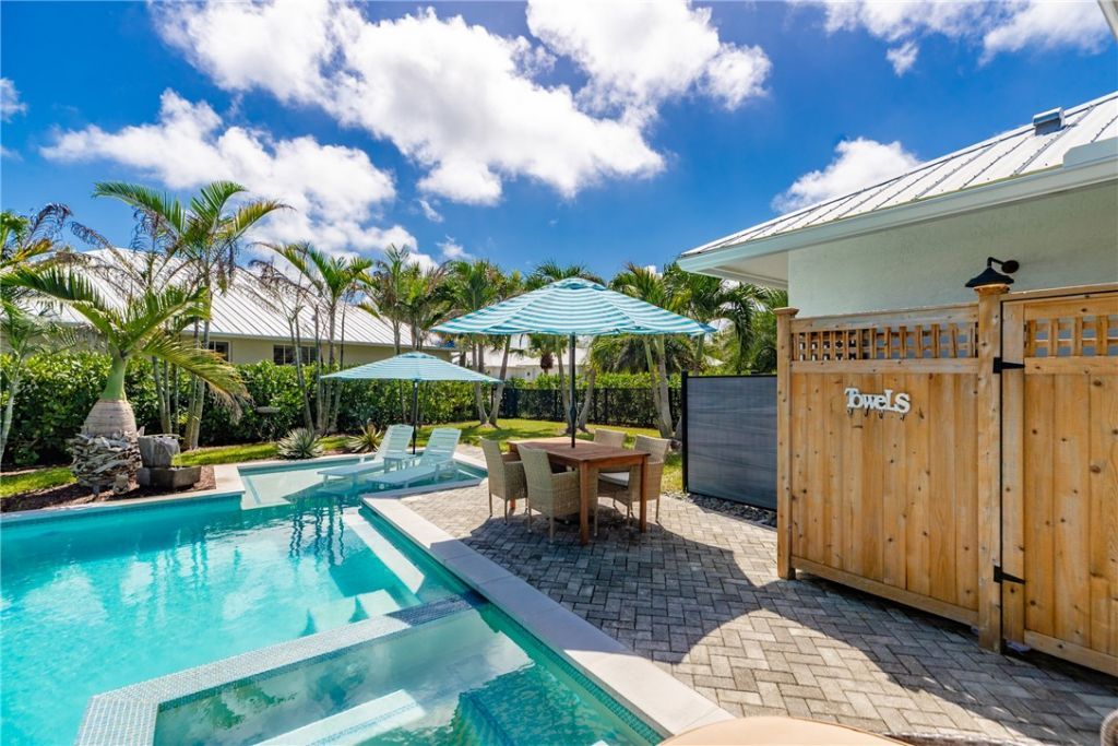 3932 Shoreside Drive, Hutchinson Island, FL 34949 Photo