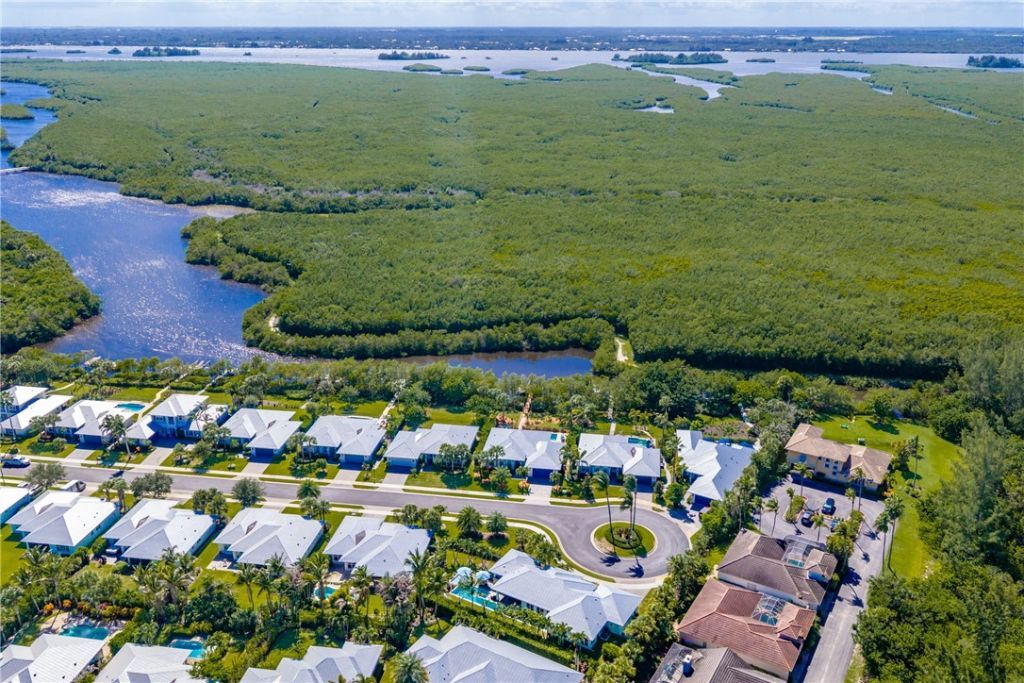 3932 Shoreside Drive, Hutchinson Island, FL 34949 Photo