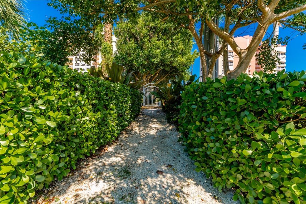 3932 Shoreside Drive, Hutchinson Island, FL 34949 Photo