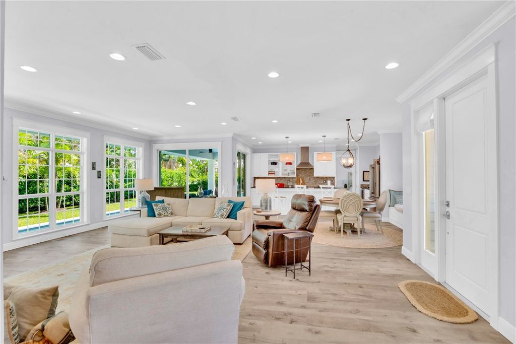 3932 Shoreside Drive, Hutchinson Island, FL 34949 Photo