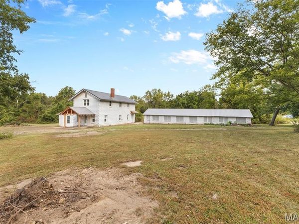 1504 Center Street , Bismarck, MO 63624