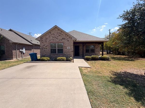 161 E Canton Street , Palmer, TX 75152