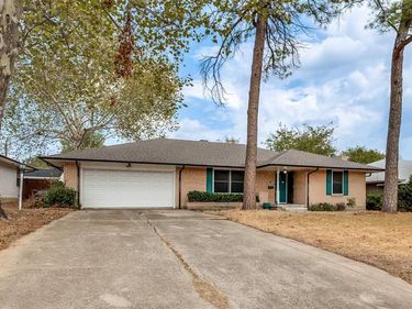 1585 E Kiest Boulevard, Dallas, TX 75216