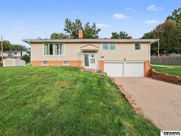 3013 S 107th Street, Omaha, NE 68124