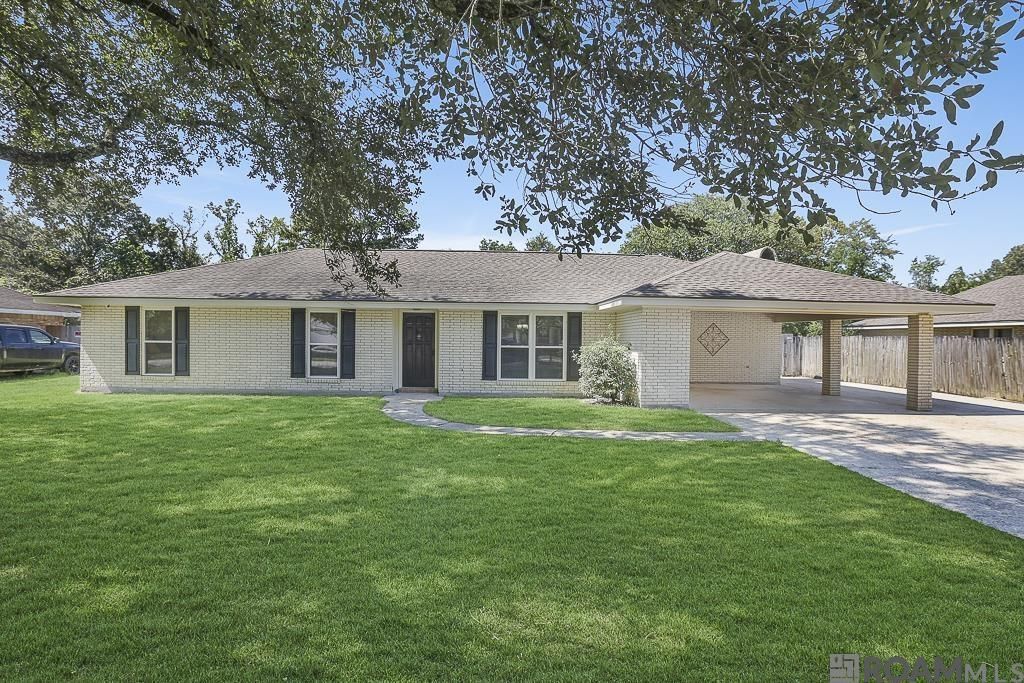26049 Vincent Dr, Denham Springs, LA 70726 Main Photo