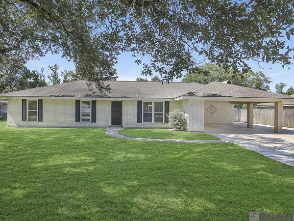 26049 Vincent Dr, Denham Springs, LA 70726