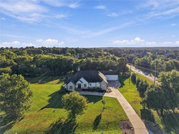 17877 Bond Avenue, Overland Park, KS 66221