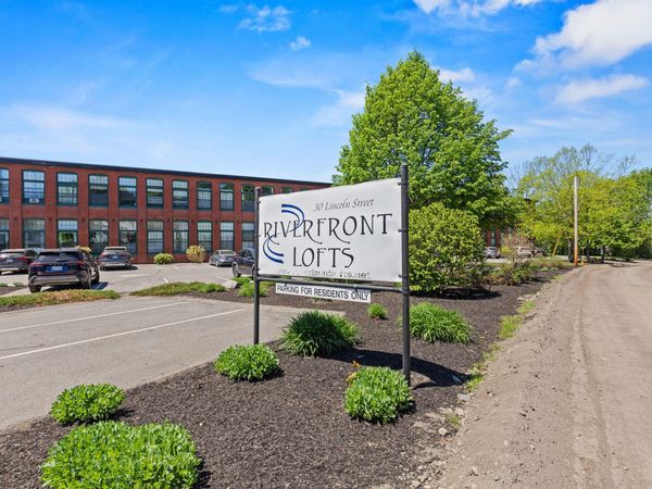 30 Lincoln Street, Unit 211, Westbrook, ME 04092