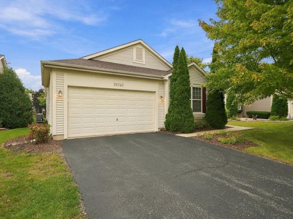 21240 Windsor Lake Lane , Crest Hill, IL 60403