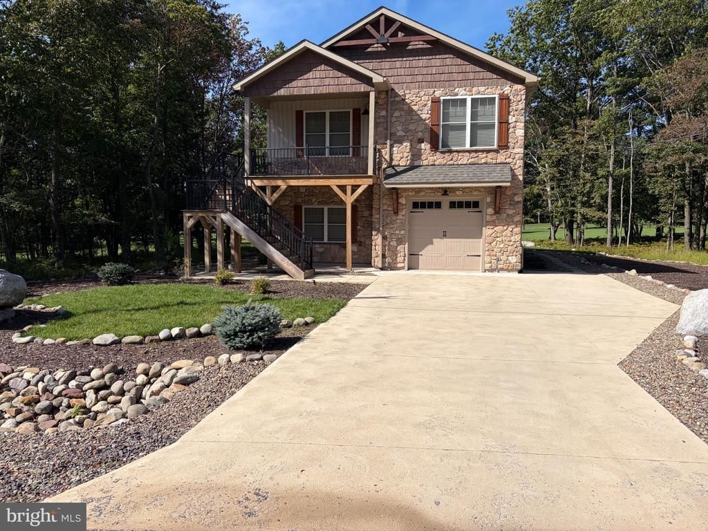 42 SPYGLASS DRIVE , MALVERN, PA 19355