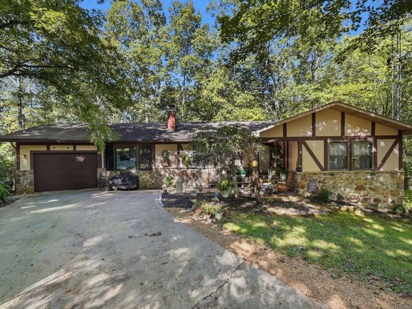 16 Sweetbriar Ct , Crossville, TN 38558