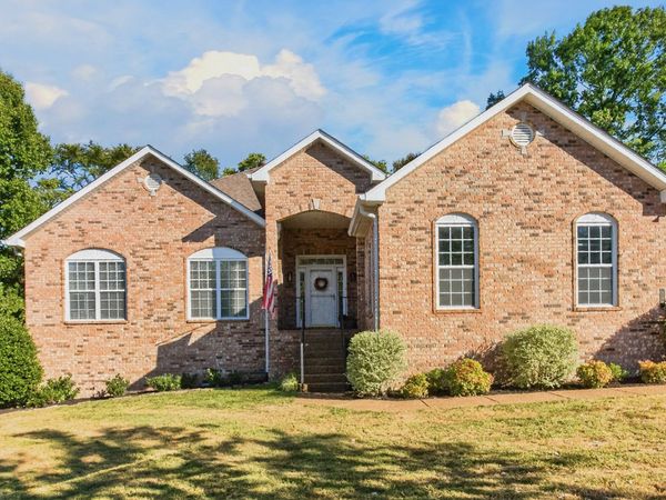 716 Cowan Dr , Nolensville, TN 37135