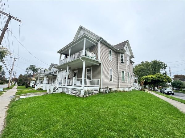 77 High Street , Geneva, NY 14456
