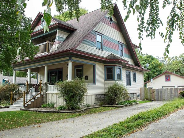 422 SE 2nd Street, Waverly, IA 50677