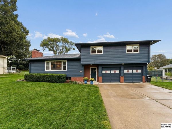 3370 S 115th Street, Omaha, NE 68144