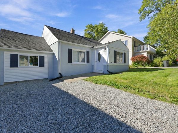 118 Dekalb Street, Walled Lake, MI 48390