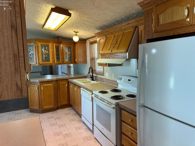 200 N Ontario Street, Lacarne, OH 43439 Photo 22