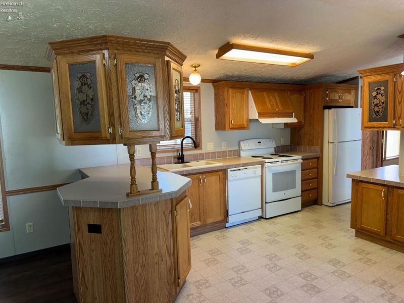 200 N Ontario Street, Lacarne, OH 43439 Photo 24