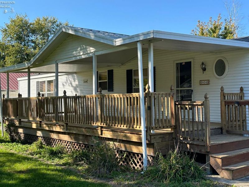 200 N Ontario Street, Lacarne, OH 43439 Photo 9